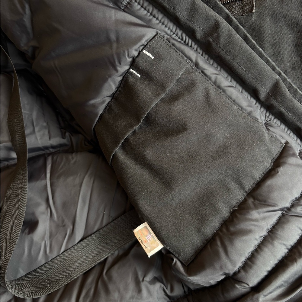 Canada Goose Montebello Parka Women Size Extra Small Black Mid Length XS 2530L - Picture 10 of 12